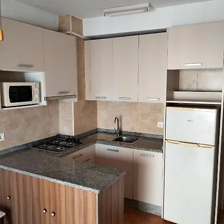 Apartamento Amplio En 1 Linea *